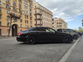 2015 Mercedes-Benz E-Класс 200 IV (W212, S212, C207) Рестайлинг, чёрный, 1790000 рублей, вид 1