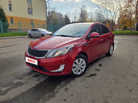 2013 Kia Rio 5-speed III, красный, 830000 рублей, вид 1