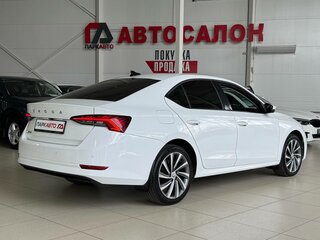 2020 Skoda Octavia IV (A8), белый, 1800000 рублей, вид 5