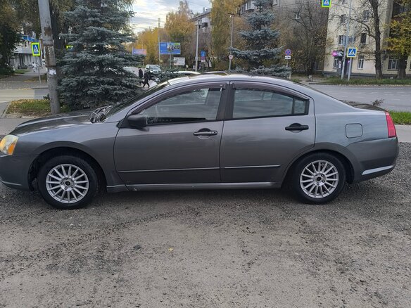 2004 Mitsubishi Galant IX, серый, 425000 рублей - вид 5
