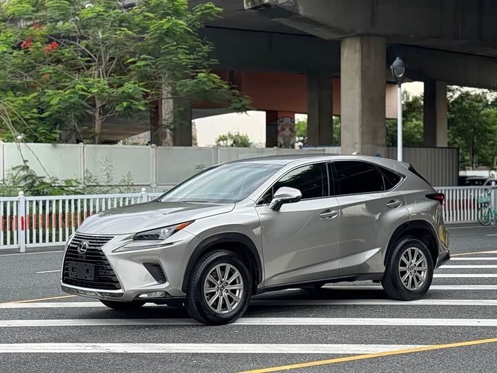 Открыть фотографии: Lexus NX I Рестайлинг