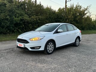2015 Ford Focus III Рестайлинг, белый, 1070000 рублей, вид 3