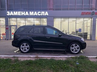 2005 Mercedes-Benz M-Класс 320 II (W164), чёрный, 1150000 рублей, вид 4