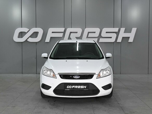 2010 Ford Focus II Рестайлинг, белый, 700000 рублей - вид 2