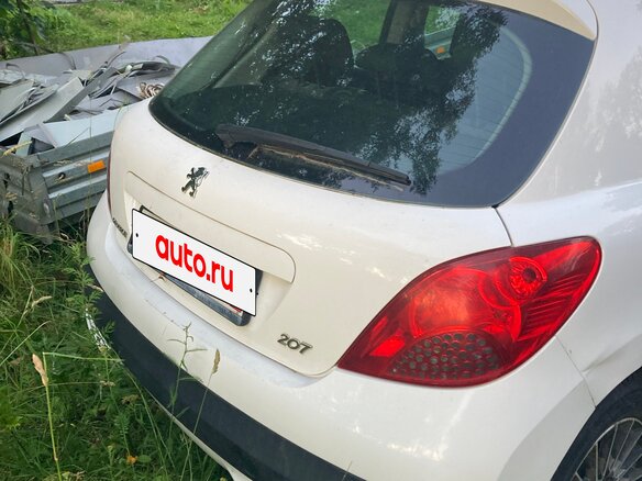 2008 Peugeot 207 I, белый, 450000 рублей - вид 8