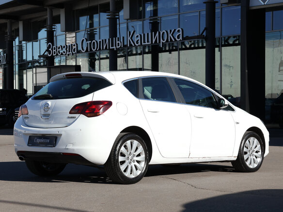 2010 Opel Astra J, белый, 520000 рублей - вид 4