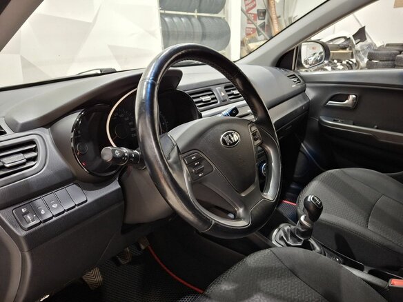 2015 Kia Rio III Рестайлинг, серый - вид 22