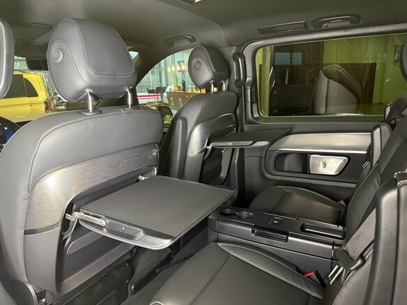 2024 Mercedes-Benz V-Класс Extra Long 300 d экстра длинный III (W447) Рестайлинг 2, чёрный, 17200000 рублей - вид 12