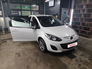2014 Mazda 2 II Рестайлинг (DE2), белый, 850000 рублей, вид 5
