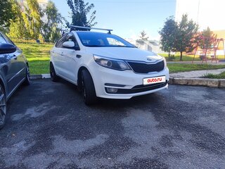 2016 Kia Rio III Рестайлинг, белый, 910000 рублей, вид 4
