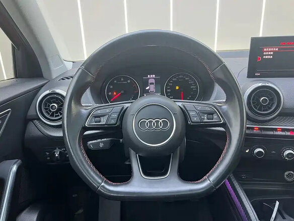 2022 Audi Q2 35 TFSI I Рестайлинг, красный - вид 8