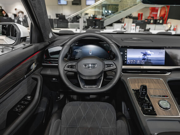 2026 Geely Monjaro I Рестайлинг, белый, 4954990 рублей - вид 18
