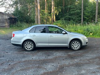 2008 Volkswagen Jetta V, серебристый, 550000 рублей, вид 3
