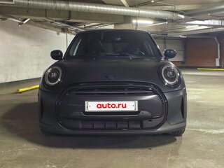 2021 Mini Hatch Cooper III (F55/F56) Рестайлинг 2, чёрный, 2300000 рублей, вид 1