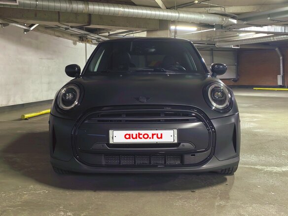 2021 Mini Hatch Cooper III (F55/F56) Рестайлинг 2, чёрный, 2300000 рублей