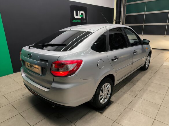 2015 Lada (ВАЗ) Granta I, серебристый, 370000 рублей - вид 4