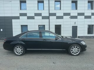 2005 Mercedes-Benz S-Класс 500 V (W221), чёрный, 1000000 рублей, вид 3