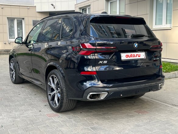 2023 BMW X5 45e IV (G05/G18), чёрный, 11790000 рублей - вид 4