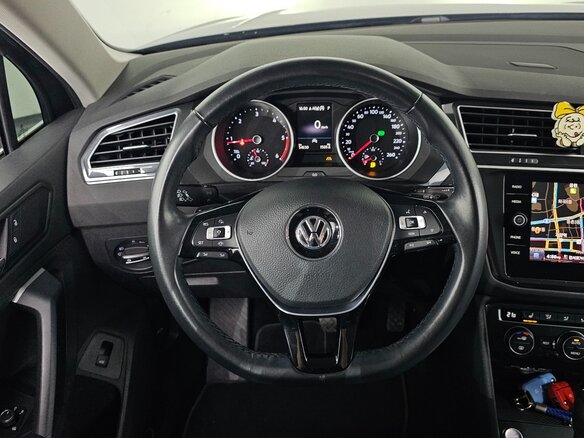 2020 Volkswagen Tiguan II, серебристый, 2450000 рублей - вид 18