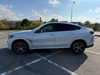 2021 BMW X6 40d III (G06), белый, 8500000 рублей, вид 4