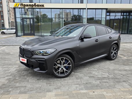 2022 BMW X6 40d III (G06), чёрный, 8200000 рублей, вид 2