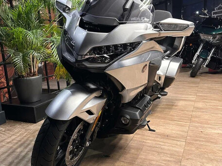 2025 Honda GL 1800 Gold Wing, серебристый, 4200000 рублей, вид 5