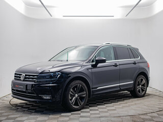 2017 Volkswagen Tiguan II, чёрный, 2815000 рублей, вид 1