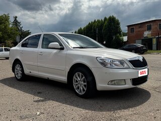 2010 Skoda Octavia II (A5) Рестайлинг, белый, 600000 рублей, вид 4