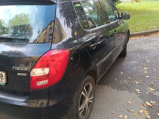 2011 Skoda Fabia II Рестайлинг, чёрный, 710000 рублей, вид 3