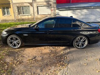 2012 BMW 5 серии 530d xDrive VI (F10/F11/F07), чёрный, 1850000 рублей, вид 3