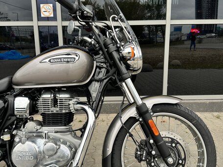 2025 Royal Enfield Meteor, чёрный, 528000 рублей, вид 3
