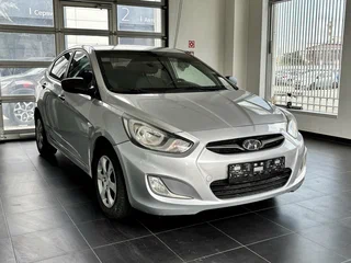 2014 Hyundai Solaris I, серебристый, 900000 рублей, вид 1