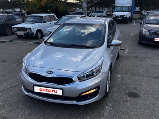 2018 Kia Ceed II Рестайлинг, серебристый, 1620000 рублей, вид 1