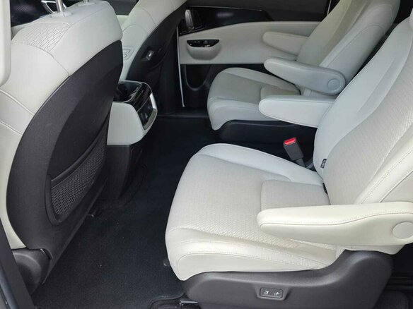 2020 Kia Carnival IV, белый, 2290000 рублей - вид 29