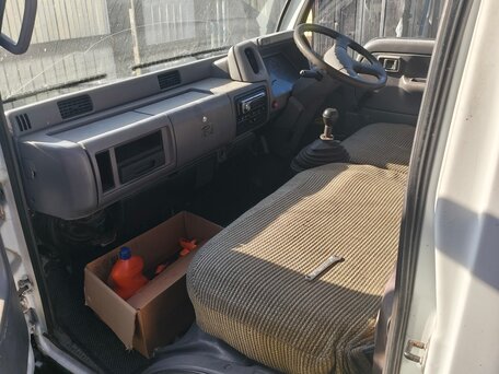 1995 Nissan Atlas, белый, 800000 рублей, вид 3