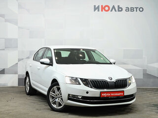 2017 Skoda Octavia III (A7) Рестайлинг, белый, 1750000 рублей, вид 3