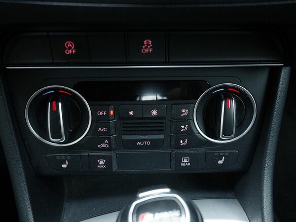 2015 Audi Q3 I (8U) Рестайлинг, белый, 1379000 рублей - вид 17