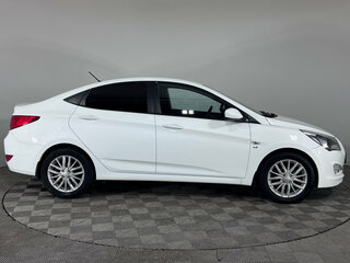 2015 Hyundai Solaris I Рестайлинг, белый, 1110000 рублей, вид 4