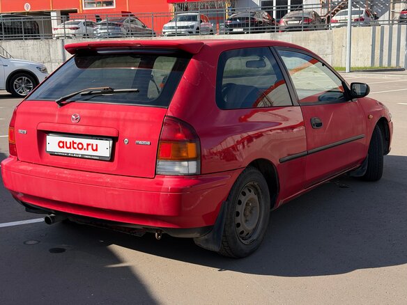 1998 Mazda 323 V (BA), красный, 150000 рублей - вид 5