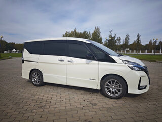 2022 Nissan Serena V (C27) Рестайлинг, белый, 2600000 рублей, вид 5