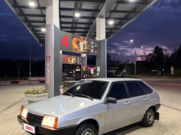 2002 Lada (ВАЗ) 21093i, серебристый, 140000 рублей