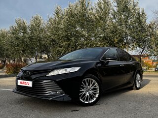 2020 Toyota Camry VIII (XV70), чёрный, 3050000 рублей, вид 2