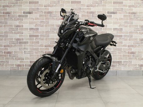 2021 Yamaha MT-09 (FZ-09), чёрный, 1002000 рублей, вид 1