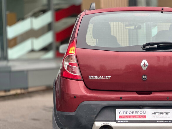 2013 Renault Sandero Stepway I, красный, 739000 рублей - вид 8