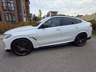 2021 BMW X6 40i III (G06), белый, 8300000 рублей, вид 3