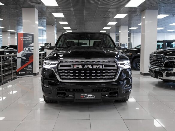 2026 Ram 1500 Crew Cab V Рестайлинг, чёрный - вид 1