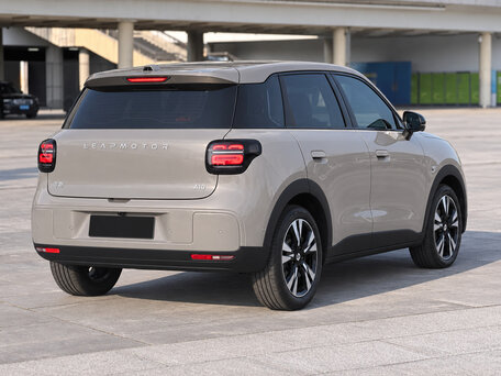 2026 Leapmotor A10 53 kWh, бежевый, 1730000 рублей, вид 5