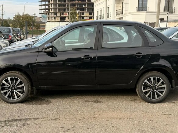 2026 Lada (ВАЗ) Granta I Рестайлинг, чёрный, 1290000 рублей - вид 2
