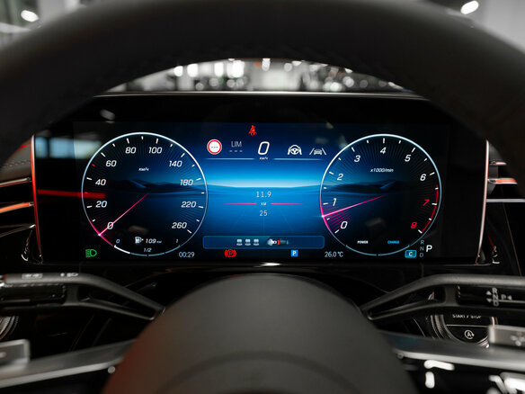 2026 Mercedes-Benz E-Класс 300 VI (W214, S214), чёрный - вид 11