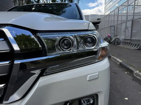 2019 Toyota Land Cruiser 200 Series Рестайлинг 2, белый, 9500000 рублей - вид 18